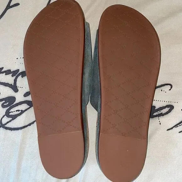 Johnston & Murphy’s Jenny Slide  color graphite - Picture 9 of 10